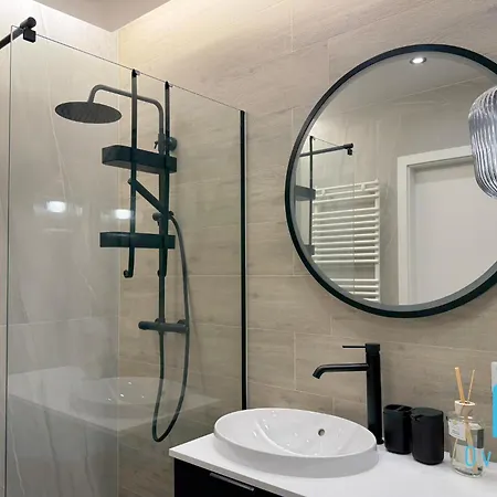 Sailor Apartment- 10 Minutes To Seaside & Center דירה *